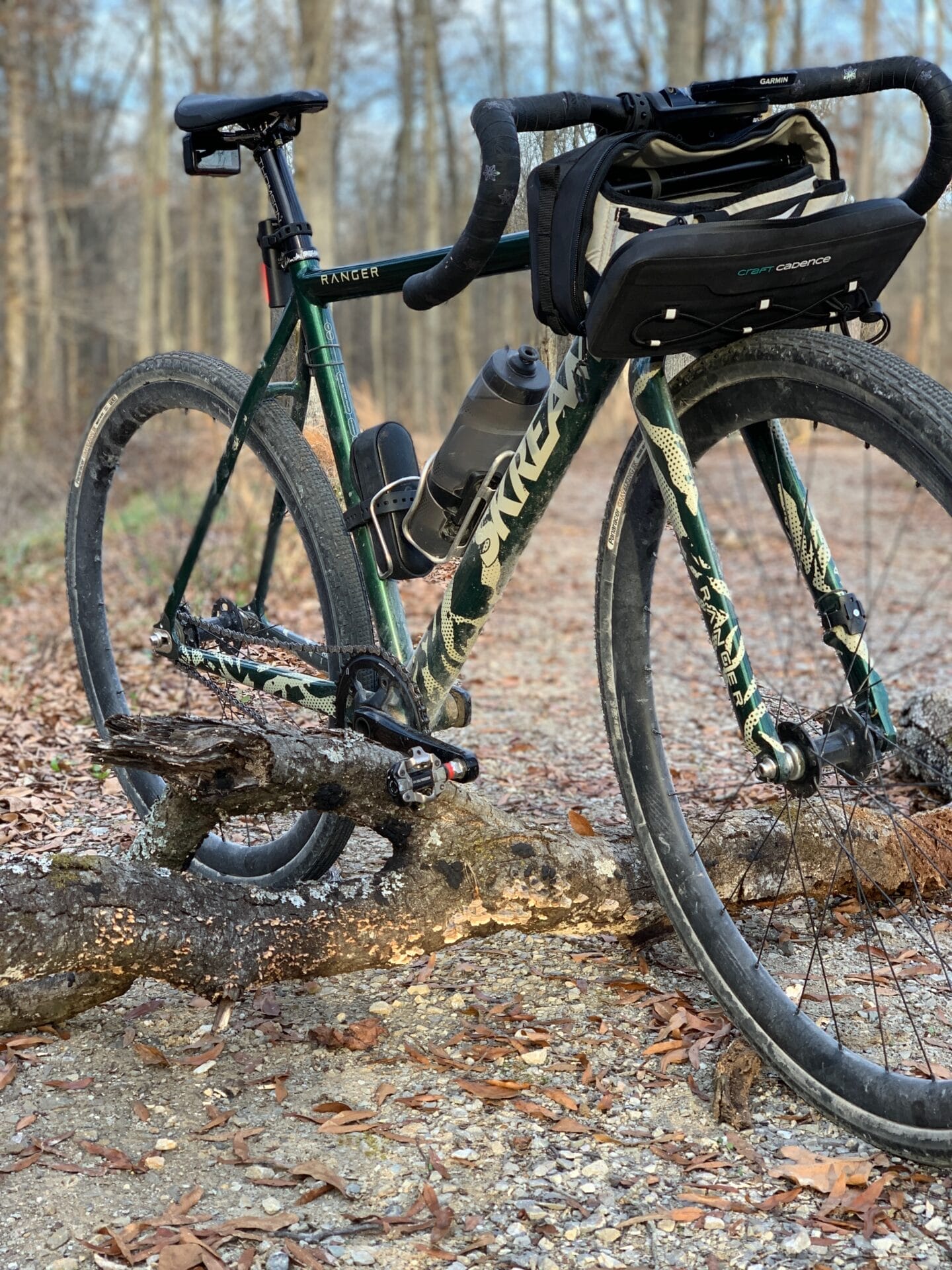 Handlebar bag on gravel bike