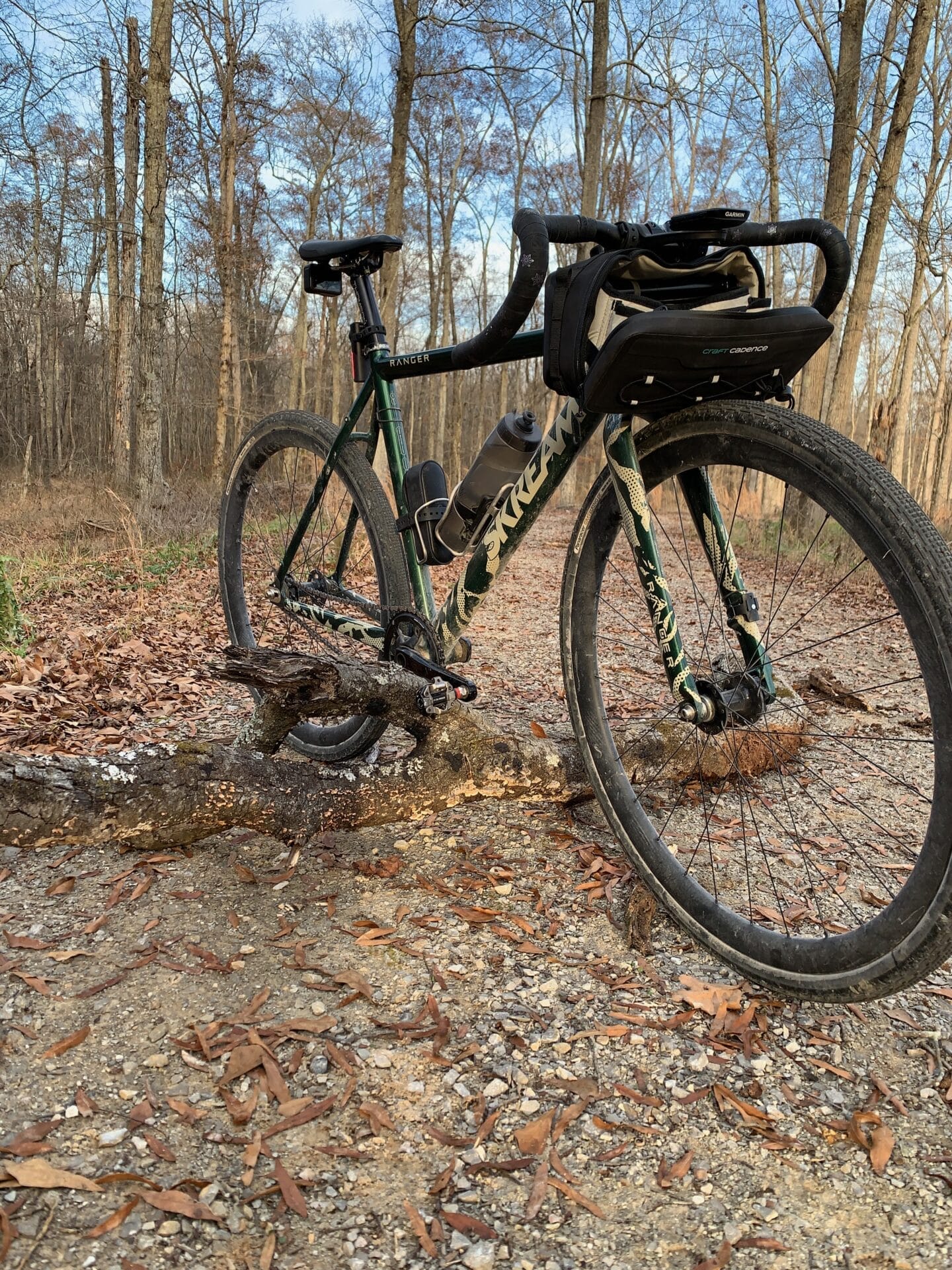 Handlebar bag on gravel bike