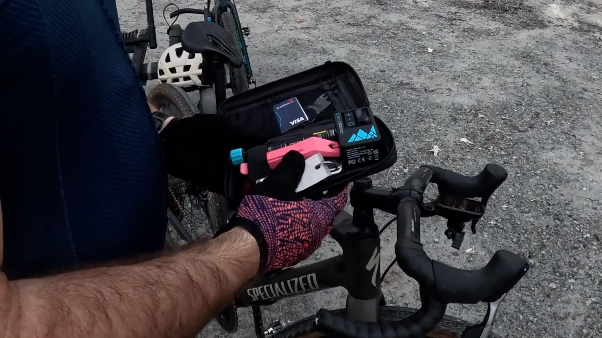 E-Mini Pump in craft cadence wallet