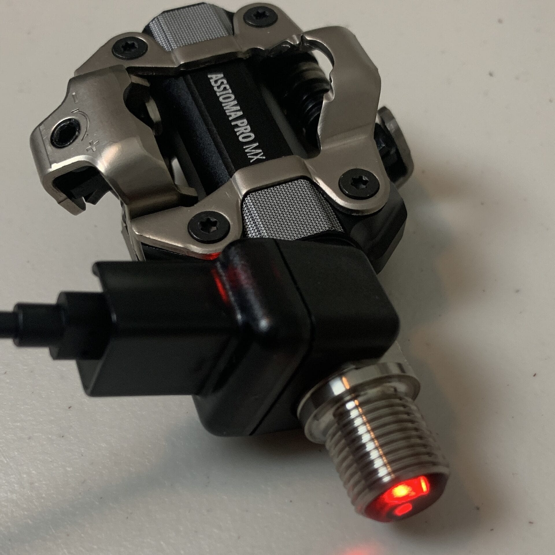 pedal charging red lights on